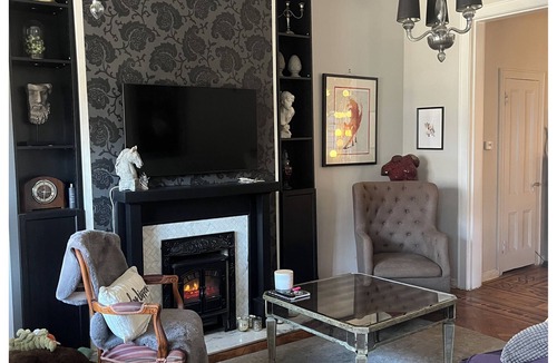 McGinley Square House | 2026 World Cup Accommodation, Stunning house, sleeps 6, 2 car parking and garden