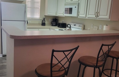 Rehoboth Beach Condo | 2103 Palms, 2-bedroom condo, Select Summer dates still available