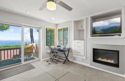 Beech Mountain Apartment | 220 Northridge Rd C1 by Carolina Stays