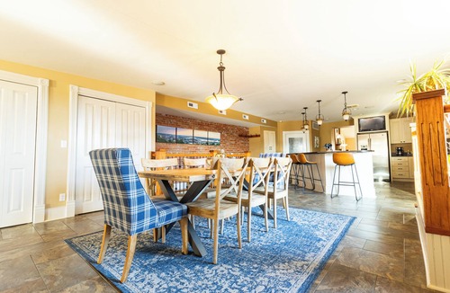 Dubuque Apartment | 233 Main Street Penthouse