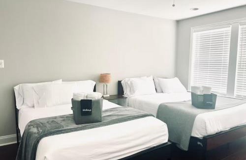 Nauck House | 25 Lux Room 4 - 2 Queen Beds, Shared Bathroom - Nonsmoking