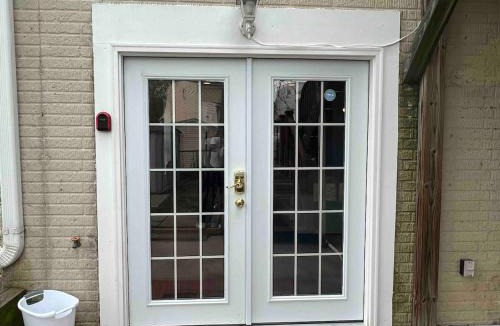 Nauck Apartment | 25 - Luxury 3 BR 1 and half Baths, Lower Level Unit, and Nonsmoking