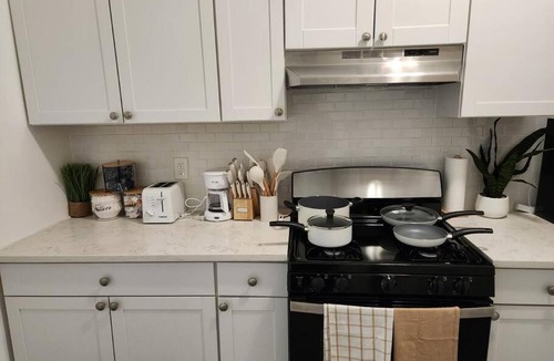 Hoboken Apartment | 25 Percent OFF Spring Special Book Cozy King Bed Now!