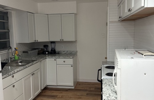 Peoria House | 2Bedroom Home away from home