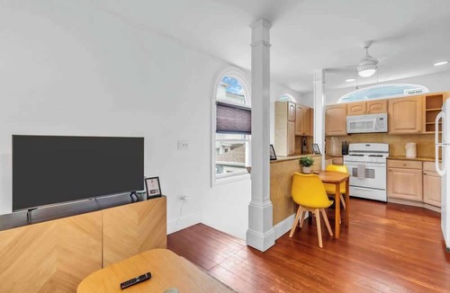 Asbury Park House | 2BR Guest House - Sleeps 6 - Walk to Beach & Fun