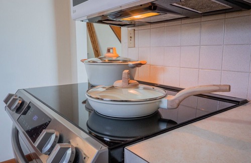 Lawrence Apartment | [2BR]The Mocha StayAwhile Retreat