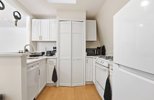 Weehawken Apartment | 2BR w/NYC Views, 1-Stop to Manhattan, 15-Mins to FIFA Stadium