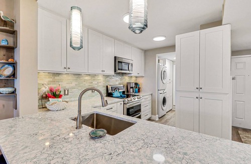 Palmetto Dunes Villa | 2nd floor Captain’s Walk condo offers great ocean and landscaping views!