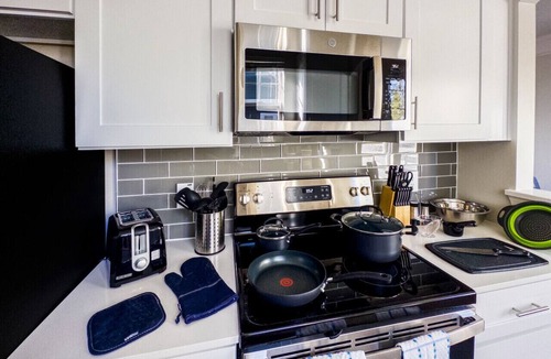 Huntersville Apartment | 2xKing-Beds, Birkdale-Plaza-Vista, Shop-Eat-Play