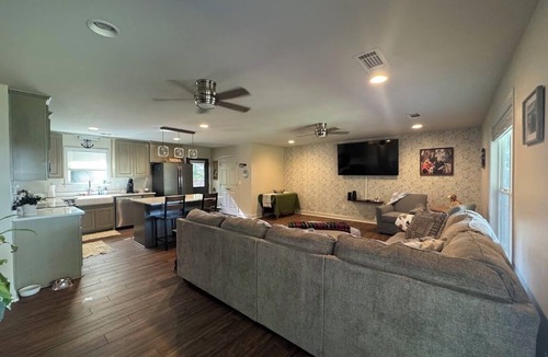 Valley House | 3/2 house w/private boat launch, full lake view porch. Sleeps 8-10. Parking+