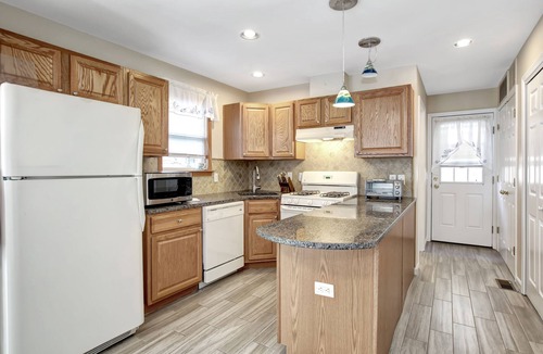 Seaside Heights House | 3 Bdr 2Bath 2 minutes walk to the boardwalk and beach NO PROMS or GRAD PARTIES