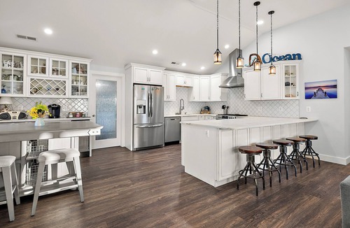 Little Salisbury House | 3 Bdrm House, Sleeps 8, Spacious, Outdoor