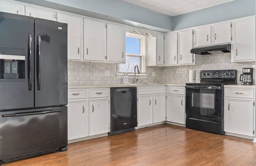 North Central Omaha House | 3 bds 1.5Ba