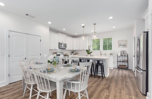 Auburn House | 3 bed/2.5 bath private home in charming Auburn AL with large fenced in yard.