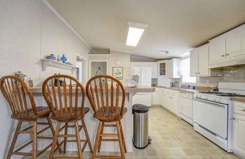 Centre House | 3 bed/2 bath home +office w/futon with community boat ramp & dock to Weiss Lake