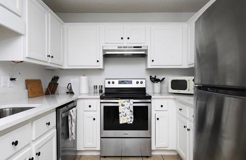 Mount Berry House | 3 Bed 2 Bath Renovated Cozy Farmhouse