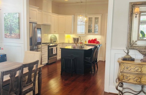 Evans House | 3-Bed, 3.5-Bath Home Just 4.8 Miles from Golf Course in a Stunning Neighborhood!
