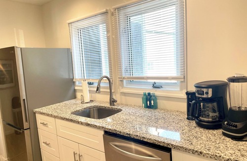 North End Condo | 3 Bedroom, 1 1/2 bath North End condo just a short walk from the beach