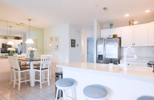 Heron Harbour Isle Condo | 3 Bedroom 2 Bath Condo Canal view with Pool, WiFi, Full Kitchen