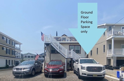 Gold Coast Condo | 3 Bedroom 2 Bath Ground Floor Condo on Beach Block