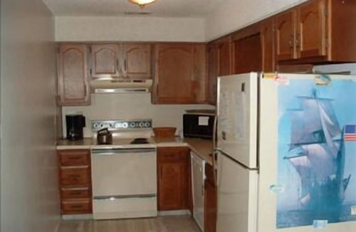Sea Isle City Condo | 3 Bedroom 2 Bath Sleeps 8 Beachfront Condo Bookings are not confirmed until fully executed lease is received with Owner approval. CHECK IN TIMES VARY/CHECK YOUR LEASE