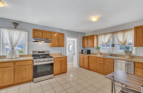 Asbury Park House | 3 Bedroom Beach Retreat