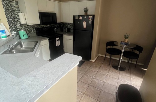 Lake Arbor Condo | 3-bedroom condo in charming Bowie with AC
