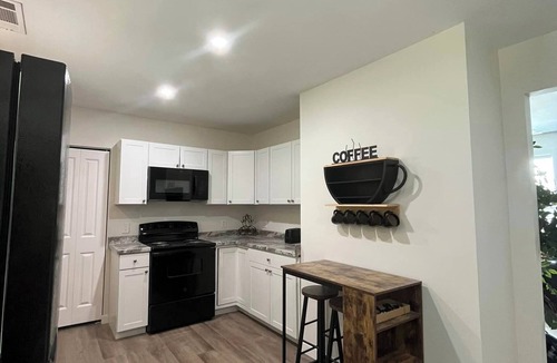 Rome Cottage | 3-bedroom cottage a mile to downtown Rome Ga.Large deck to enjoy the evening in.
