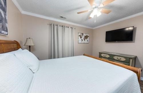 New Bern House | 3-Bedroom Home with King Bed, Smart TVs & Fenced Yard