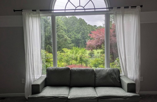 Granite House | 3-bedroom house in charming Woodstock!