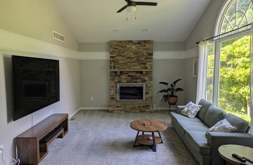 Granite House | 3-bedroom house in charming Woodstock!
