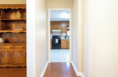 Oakland House | 3-bedroom house in charming Sumter near Shaw AFB with WiFi, AC. Book now