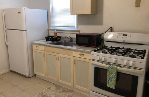 Perth Amboy Apartment | 3-bedroom house, NYC train nearby, MetLife Stadium Major international sporting event 35 minutes