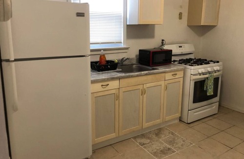 Perth Amboy Apartment | 3-bedroom house, NYC train nearby, MetLife Stadium Major international sporting event 35 minutes