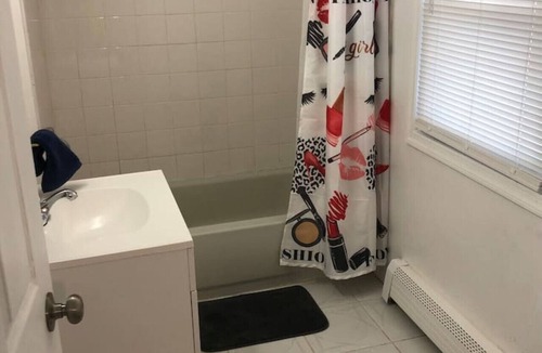 Perth Amboy Apartment | 3-bedroom house, NYC train nearby, MetLife Stadium Major international sporting event 35 minutes