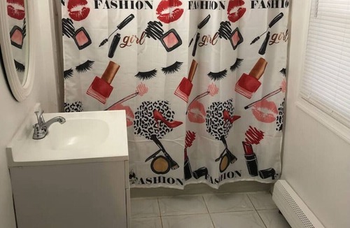 Perth Amboy Apartment | 3-bedroom house, NYC train nearby, MetLife Stadium Major international sporting event 35 minutes