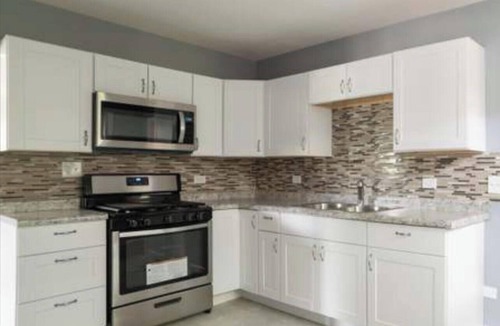North Chicago House | 3-bedroom house with AC in North Chicago located near Naval Base