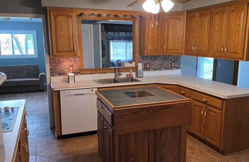 Littleport House | 3-bedroom outdoor enthusiasts steps away from Backbone State Park.