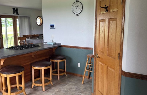 Littleport House | 3 Bedroom Scenic Ridge Retreat - Minutes to Backbone State Park