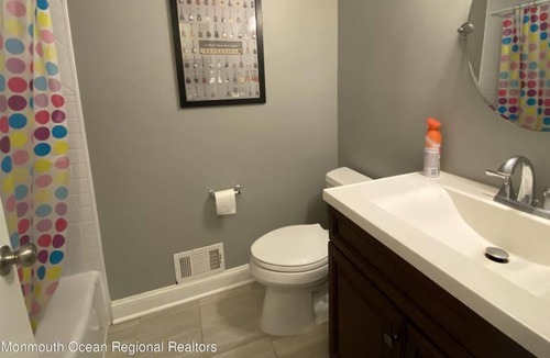 Ocean Township Apartment | 3 Bedroom Single family 341985 by Houzlet