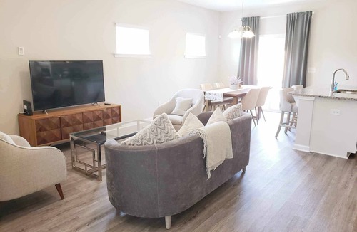 St. Andrews House | 3-bedroom townhome conveniently located