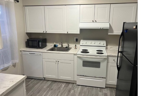Germantown House | 3-bedroom townhome in delightful Germantown with AC without basement