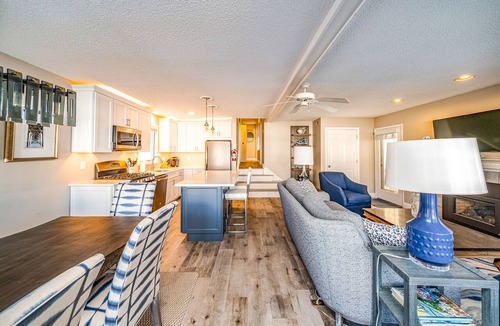 South End Condo | 3 bedroom, two full bath home is meticulously maintained!