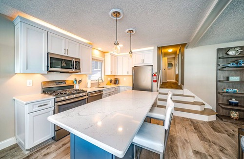 South End Condo | 3 bedroom, two full bath home is meticulously maintained!