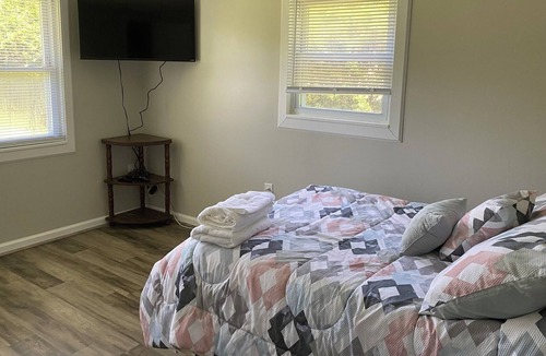 Harbinger House | 3 Br/2 Bath Waterfront Vacation Home-Pet Friendly