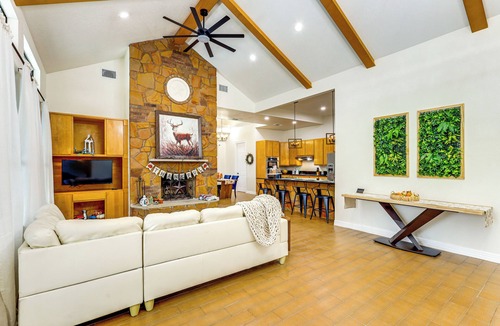 Belton House | 3 Mi to Lake! Belton Getaway w/Outdoor Kitchen