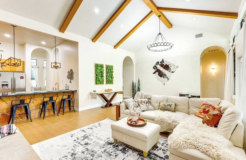 Belton House | 3 Mi to Lake! Belton Getaway w/Outdoor Kitchen