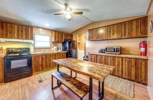 Sumner House | 3 Mi to Swan Lake! Hunting & Fishing Retreat