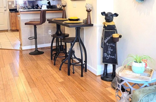 Downtown Baltimore House | 3 minutes to Orioles & Ravens stadiums and 10 minutes from the Baltimore Harbor.