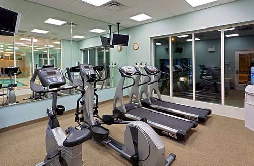 Manahawkin Hotel | 3-Star Hotel ∙ Holiday Inn Manahawkin/Long Beach Island, an IHG Hotel